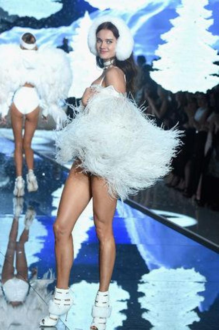 El desfile de los 'ángeles' de Victoria's Secret 2015 en Nueva York (FOTOS)