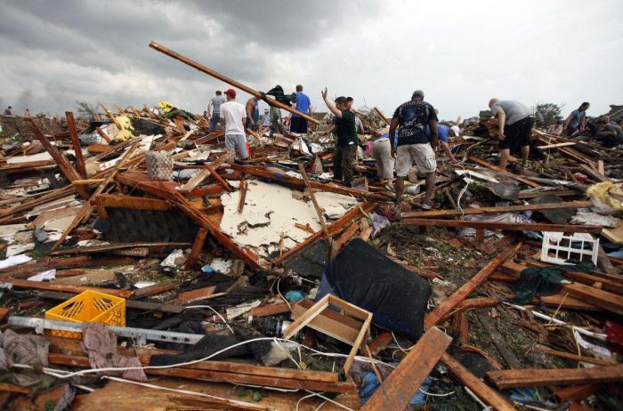 El tornado de Oklahoma deja decenas de muertos