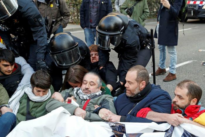 Gabilondo habla de "bajada de pantalones" al independentismo por la ausencia del rey en Barcelona