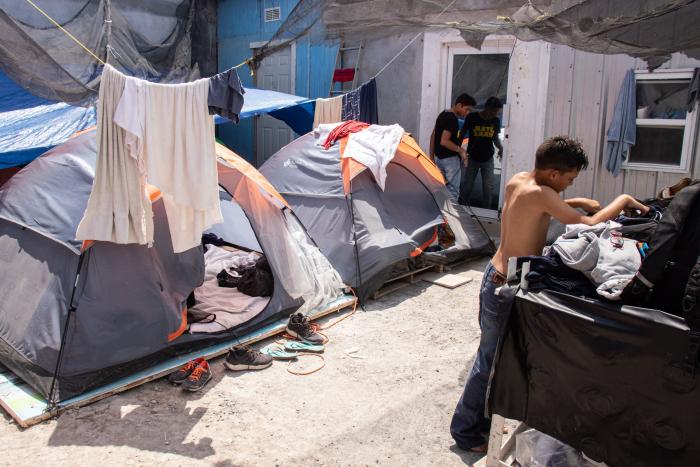 Asilo bloqueado, devoluciones, violencia: MSF constata los abusos las políticas migratorias de EEUU y México