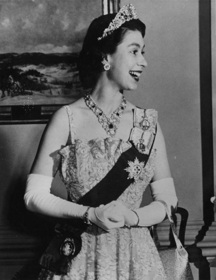 Quién es el duque de Kent, el apoyo de Isabel II tras la muerte de su marido