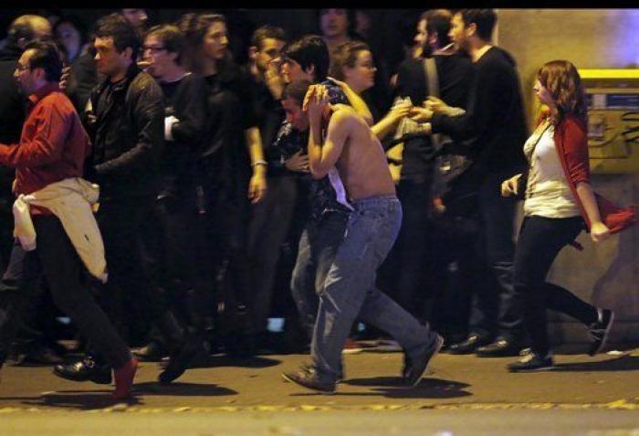 La conmovedora interpretación de 'Imagine' frente a la discoteca atacada en París