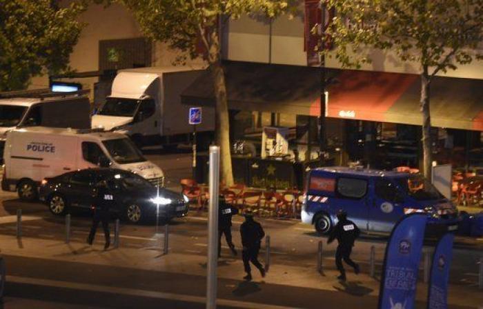 Hollande atribuye los atentados de París al Estado Islámico
