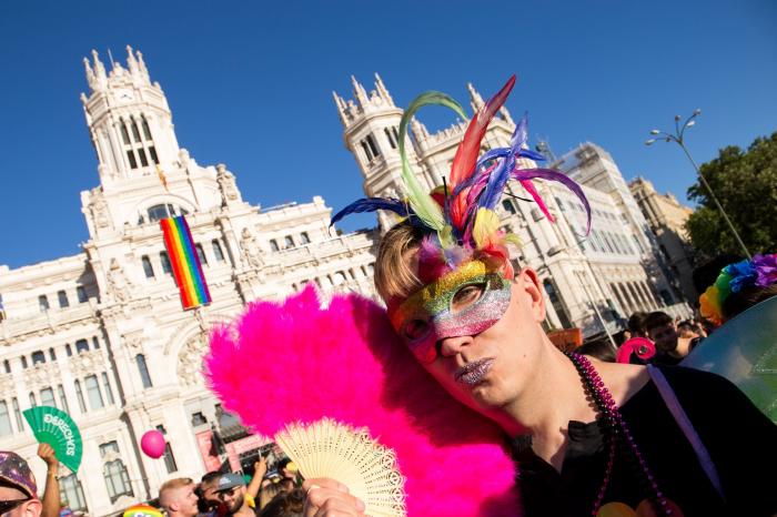Una gran marcha clama en Madrid a favor de la libertad sexual en el mundo