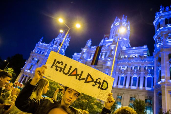 La Generalitat sanciona con 417 euros a un profesor de Lleida por comentarios homófobos