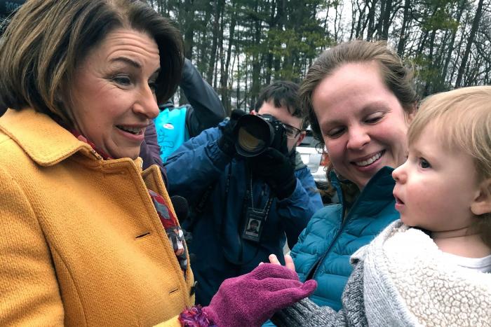 Así es Amy Klobuchar, la sorpresa demócrata en Nuevo Hampshire