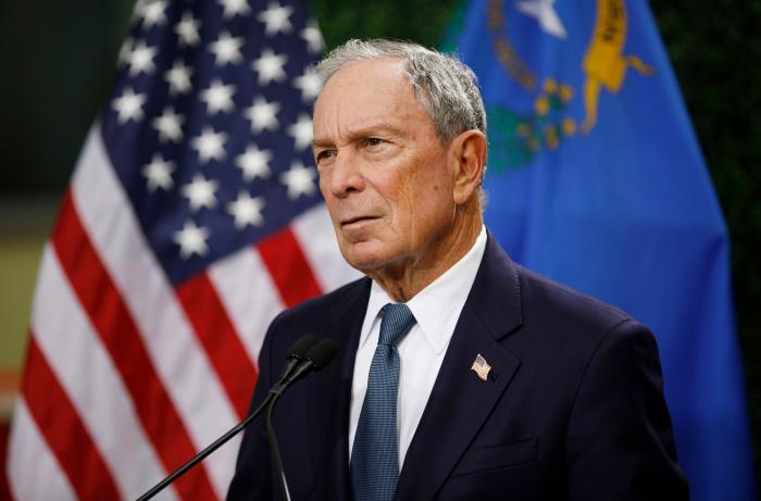 Las primarias demócratas explotan contra Bloomberg en el debate de Las Vegas