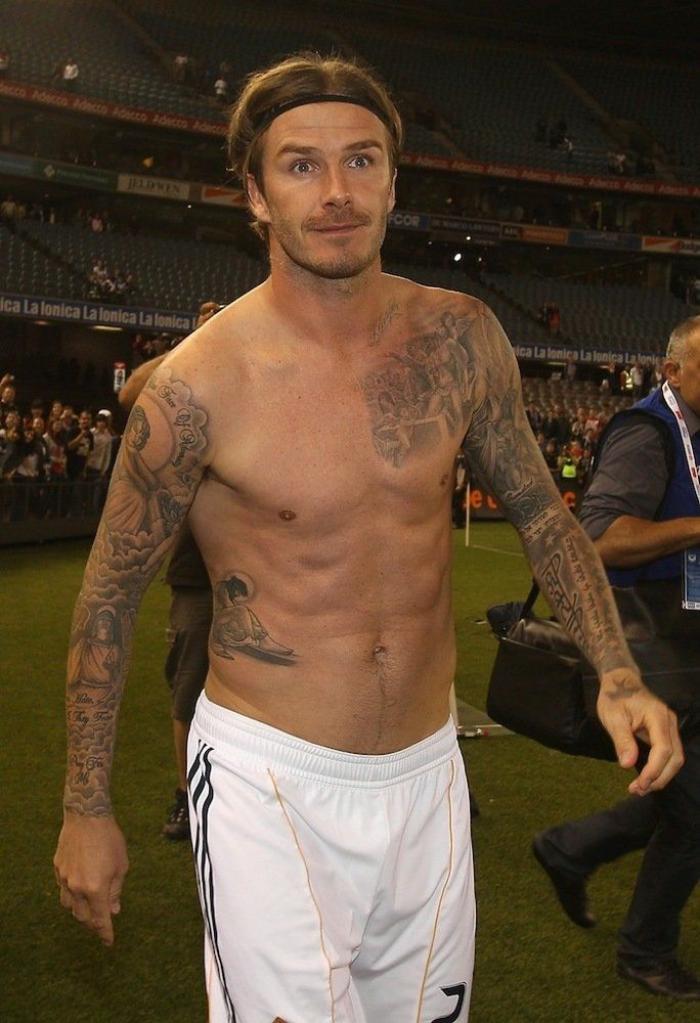 David Beckham felicita a su hijo Romeo vestido de chulapo
