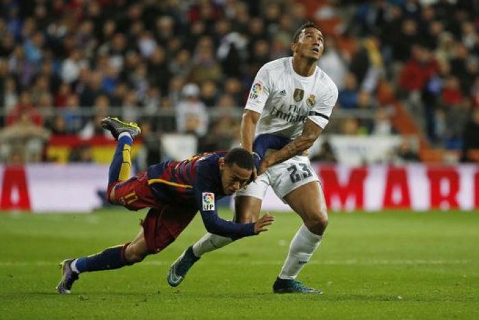 El Barcelona humilla al Madrid con una goleada en el Bernabéu (0-4)