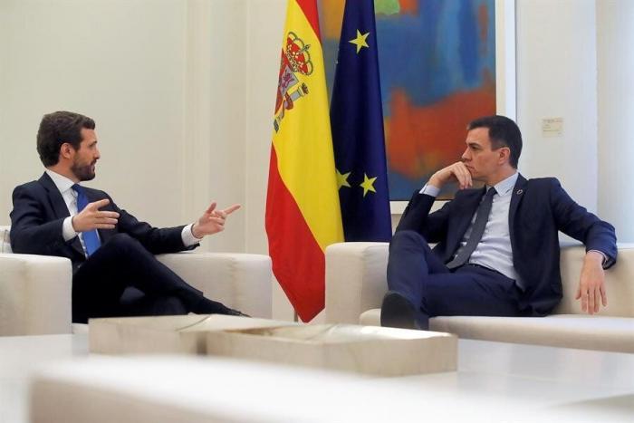 El PP incluye en el Gobierno de Murcia a los tránsfugas de Cs y frena la moción de censura