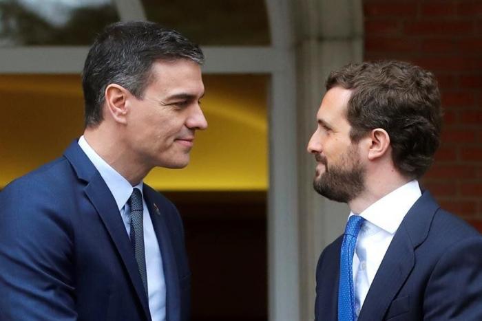 Casado tiende la mano a Sánchez "si rompe con los independentistas": "La pelota está en su tejado"