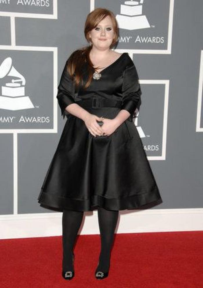 ¡Fuera 'eyeliner'! Adele publica dos fotos suyas sin maquillaje