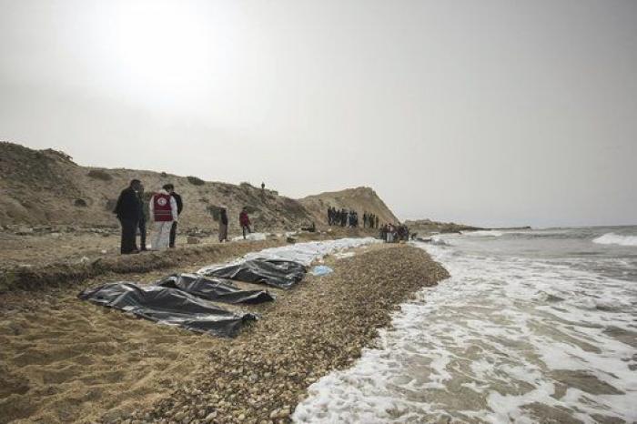 Desaparecidos 100 migrantes en otro naufragio en el Mediterráneo