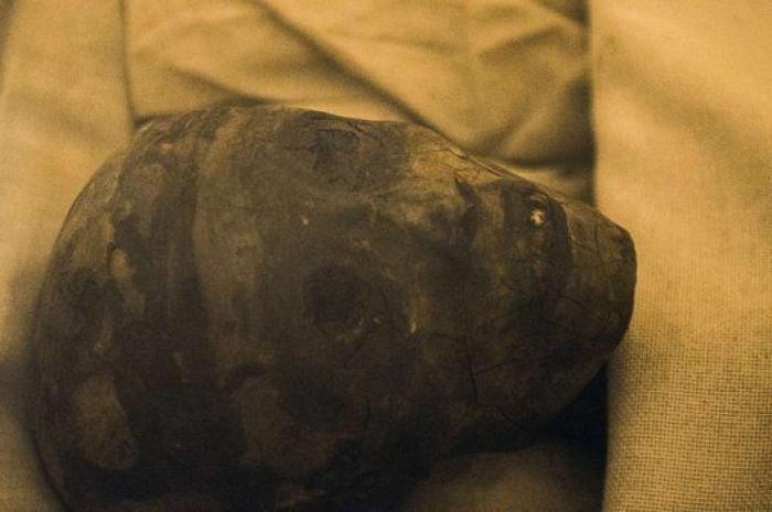Un análisis en la tumba de Tutankamón determina que hay "algo" tras sus muros