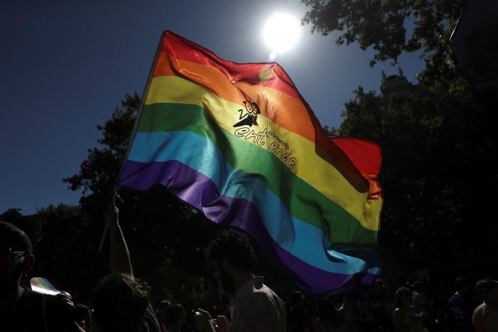 Un senador de Ciudadanos la lía en Twitter al llamar homosexuales "a algunos jerarcas nazis"
