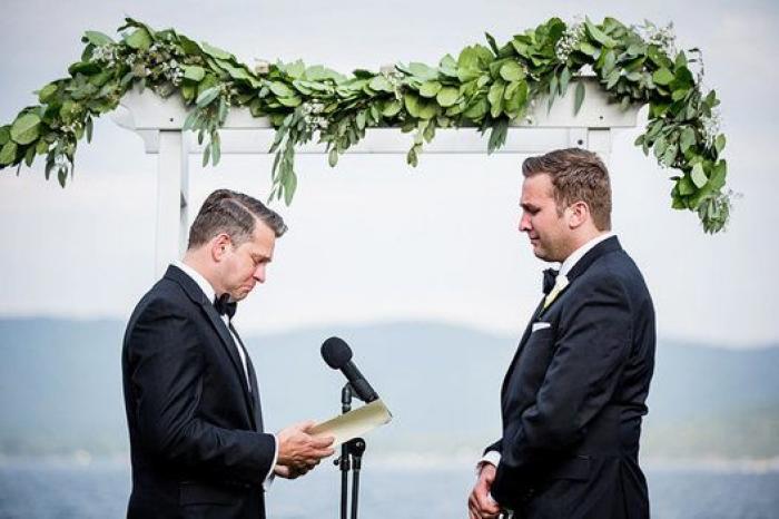23 novios que no pudieron contener la emoción en el día de su boda (FOTOS)