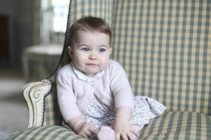 Imágenes oficiales de la princesa Carlota a los seis meses