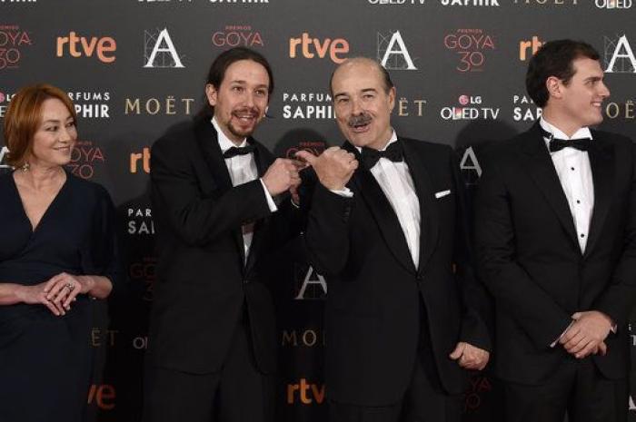 Pablo Iglesias sorprende con esmoquin y pajarita en los premios Goya 2016 (FOTOS)