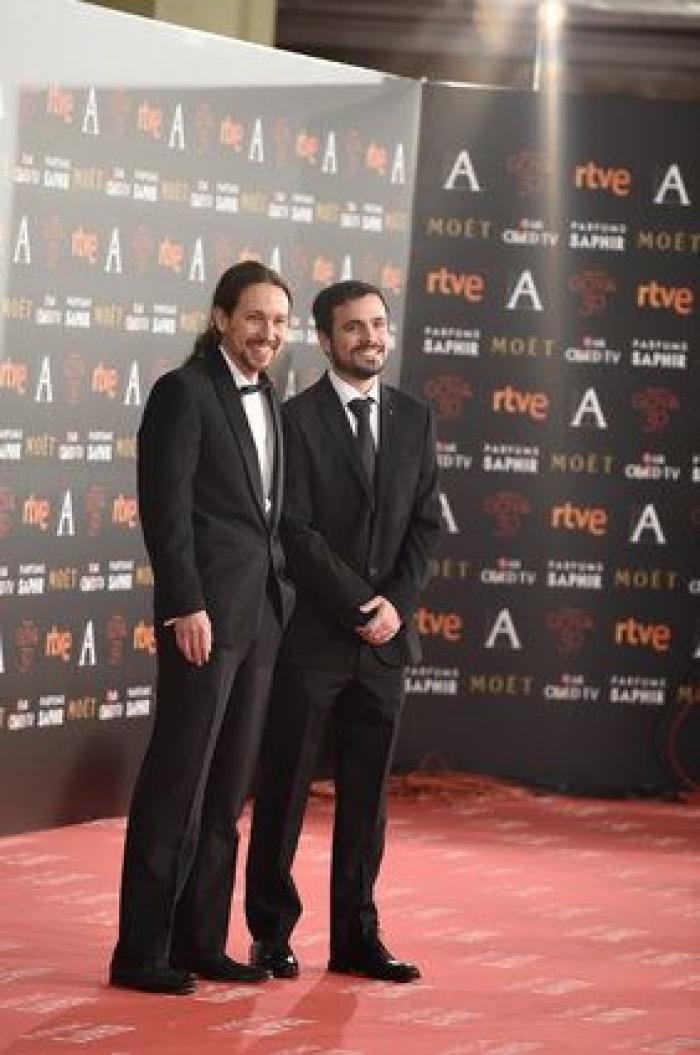 Pablo Iglesias sorprende con esmoquin y pajarita en los premios Goya 2016 (FOTOS)