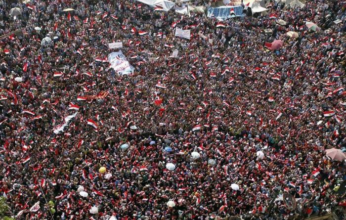 Golpe de Estado en Egipto: El Ejército suspende la Constitución y aparta a Morsi