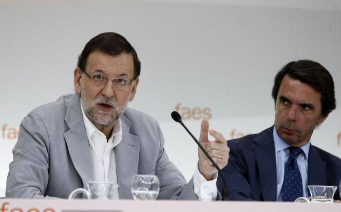 Rajoy, junto a Aznar: "No podemos decir 'España va bien', como en otros tiempos, pero sí va mejor"