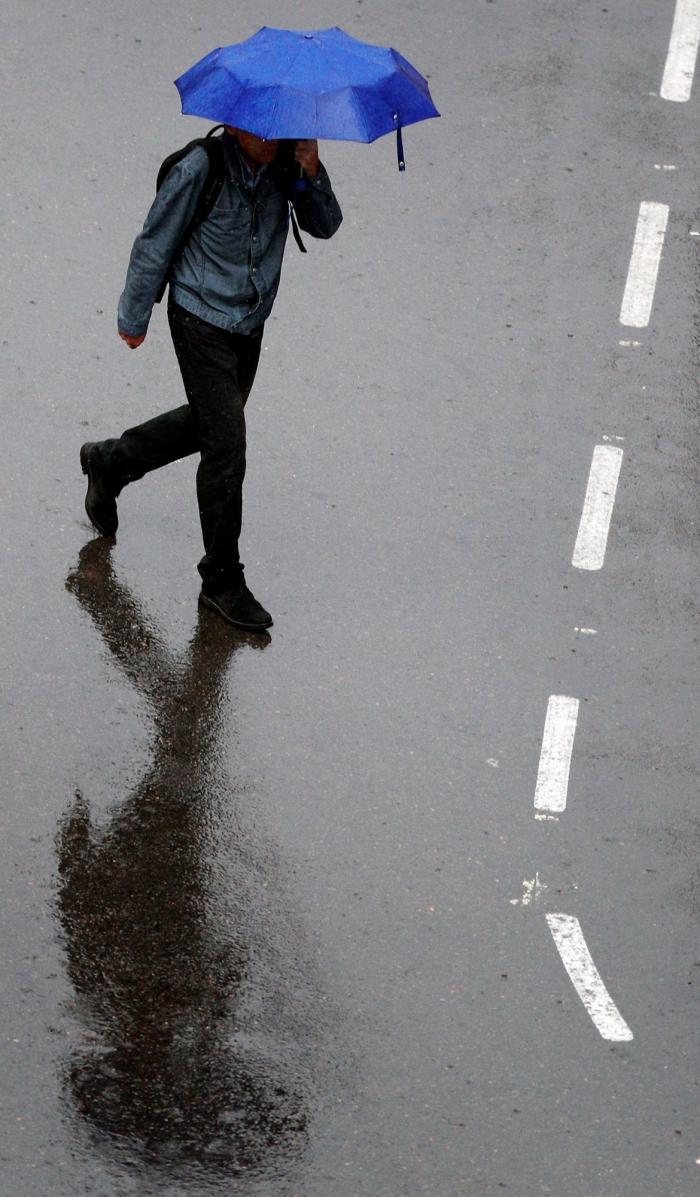 Las peores lluvias desde 2008 cortan carreteras y cierran escuelas y parques