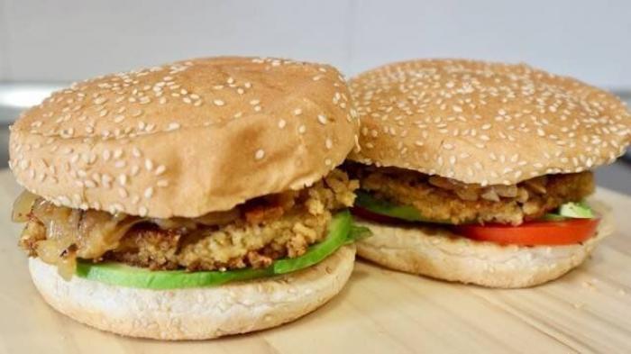La pandemia logra lo imposible: Burger King anima a pedir en McDonald's