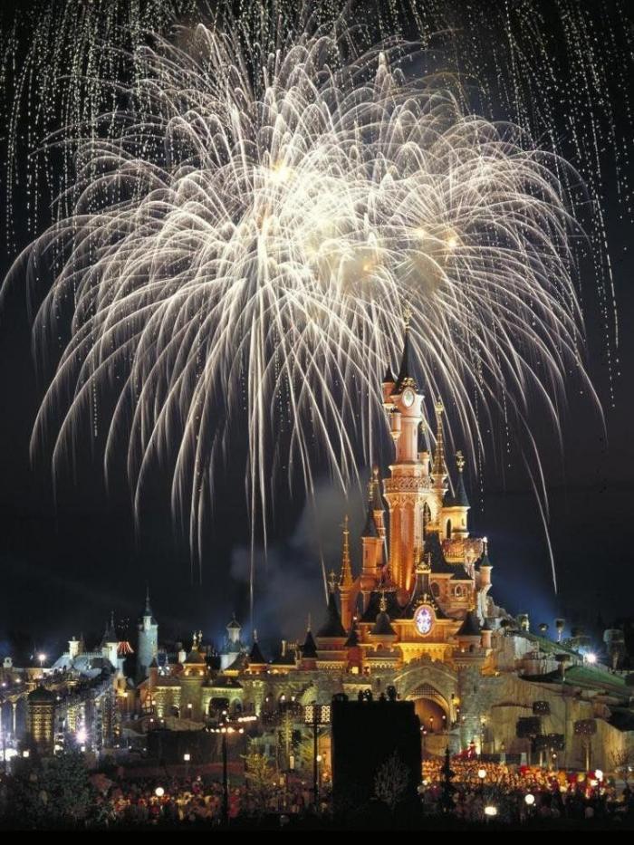 Por qué el castillo es rosa y otras 27 curiosidades de Disneyland Paris