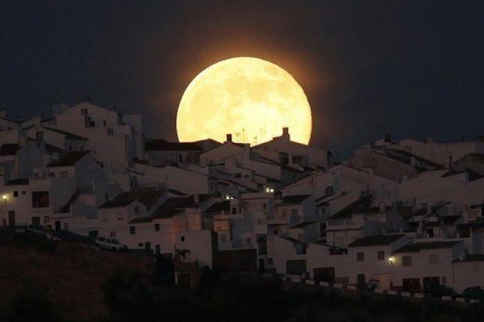 19 imágenes espectaculares de la superluna (FOTOS)