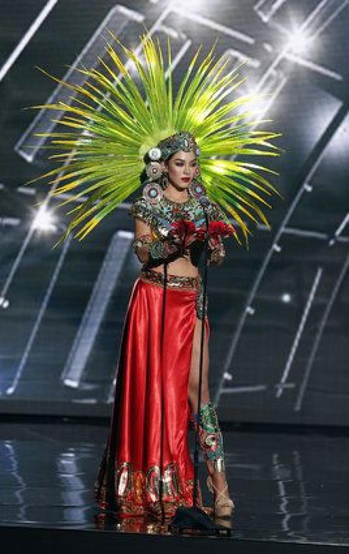 Miss Universo 2016: Carla Barber es Don Quijote en el desfile de vestidos regionales (FOTOS)