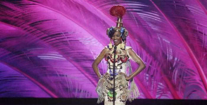 Dalí, un átomo y un orangután: los trajes regionales de Miss Universo 2017