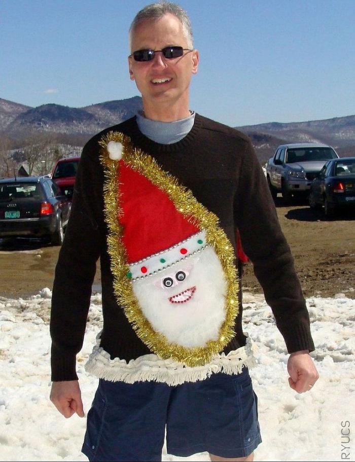 Papá Noel, Jesús y un cartón de agua: la desconcertante sudadera de Navidad que encontrarás en Primark