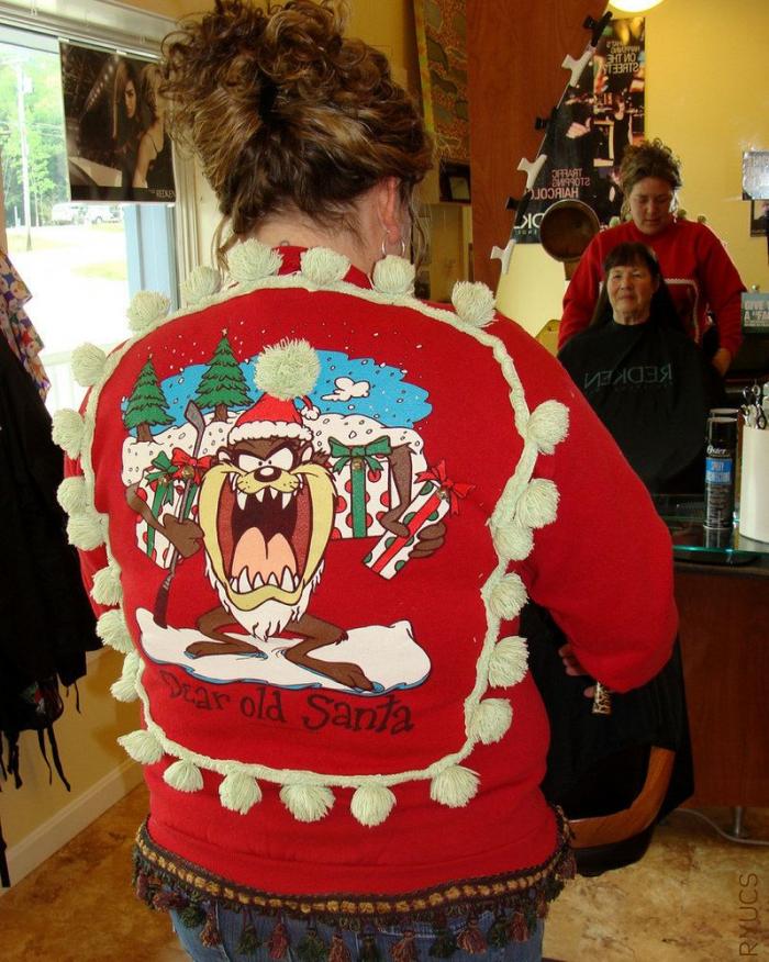 El jersey más llamativo de la Navidad, pensado para madres que dan el pecho