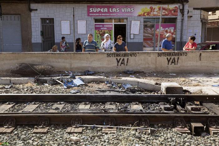 Dos días sin tren en Murcia a causa de las protestas a favor del soterramiento de las vías