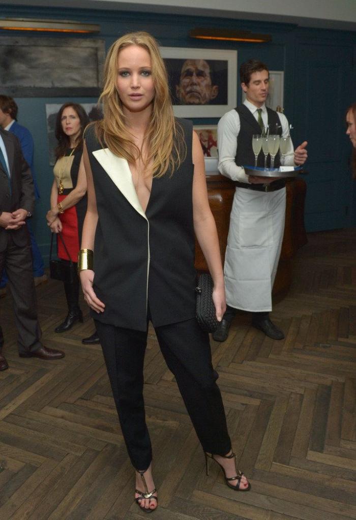 Jennifer Lawrence en los Globos de Oro 2014: los montajes de su vestido (FOTOS)