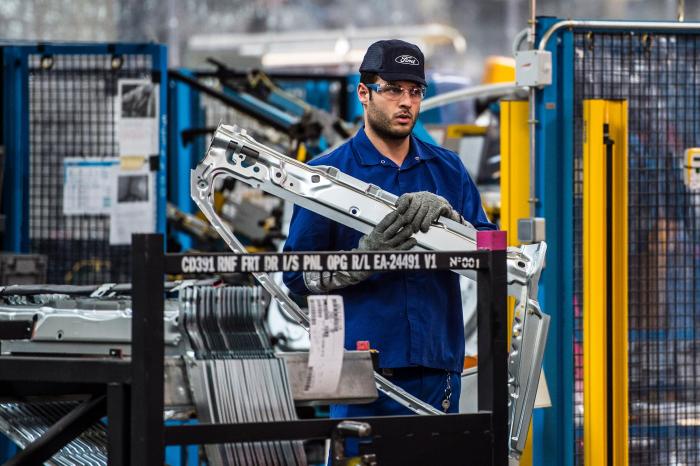 Peugeot acuerda un ERTE que afectará a cerca de 12.000 trabajadores