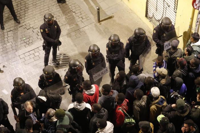 El vídeo de las cargas policiales en Lavapiés que indigna a las redes
