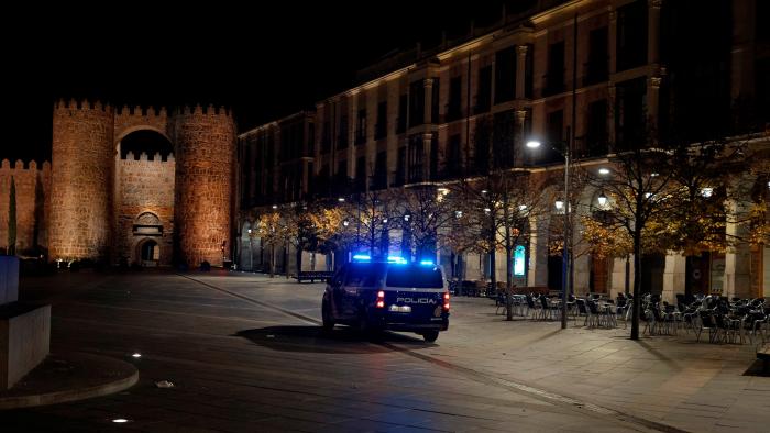 La policía de Bilbao triunfa con su respuesta a un tuitero que pregunta si podría saltarse el confinamiento para tener sexo