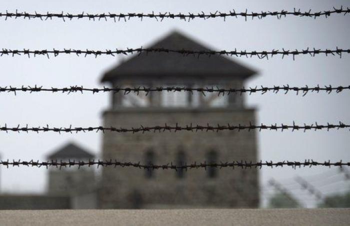 Roban la placa de homenaje al último superviviente español de Mauthausen