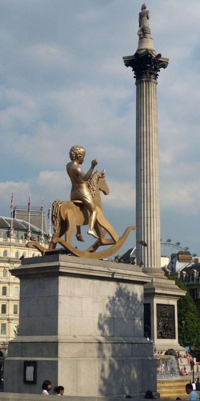Cosas que se hacen en Londres con el cuarto pedestal de Trafalgar Square (FOTOS)