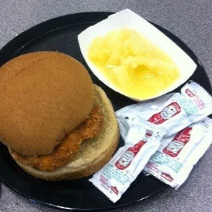 Las peores comidas de los comedores escolares en EEUU (FOTOS)