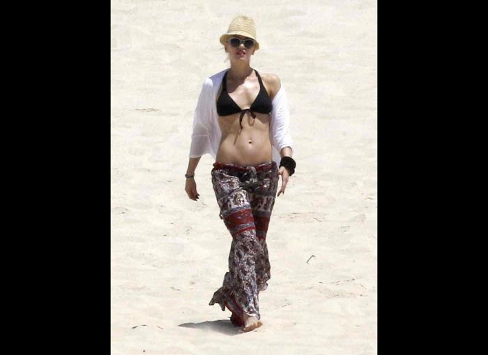 La foto del medio millón de 'me gusta': Halle Berry posa sin sujetador