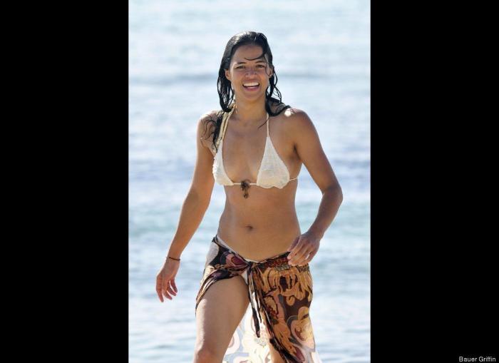 Lara Álvarez sube una foto en bikini... y la descriptiva reacción de Andrés Velencoso llama la atención