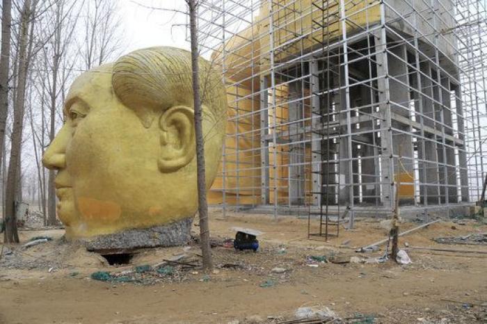 37 metros de estatua para recordar a Mao Zedong en China (FOTOS)