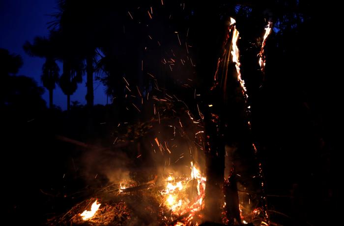Bolsonaro decreta la suspensión de quemas para frenar los incendios en la Amazonia