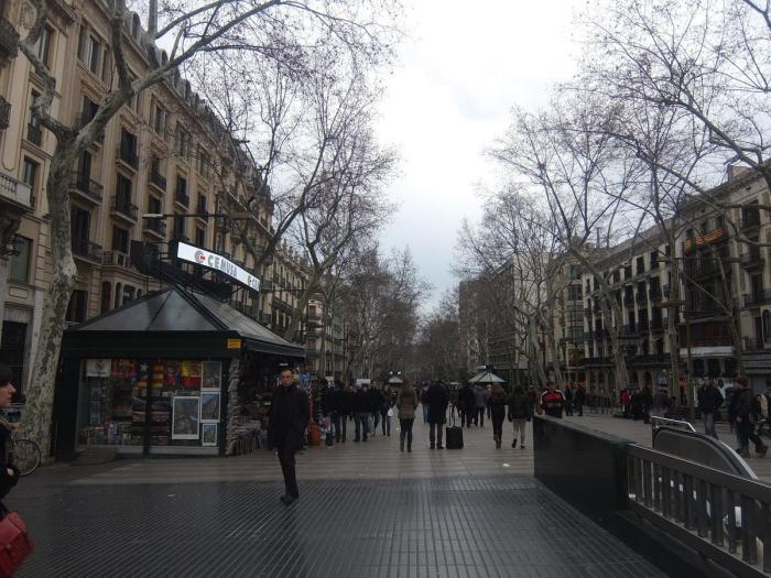 Una joven de 26 años, muerta a puñaladas en Barcelona durante un robo