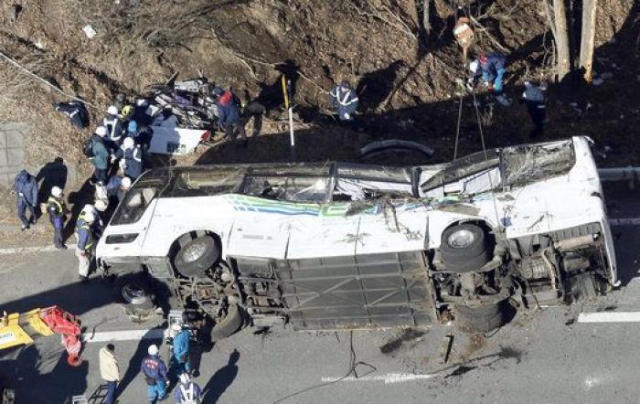 Un accidente de autobús en Japón deja 14 muertos y 27 heridos