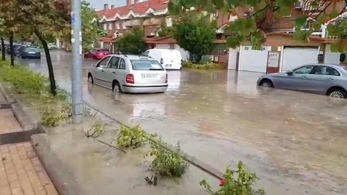 Madrid, colapsada por la fuerte tormenta que afecta a toda España
