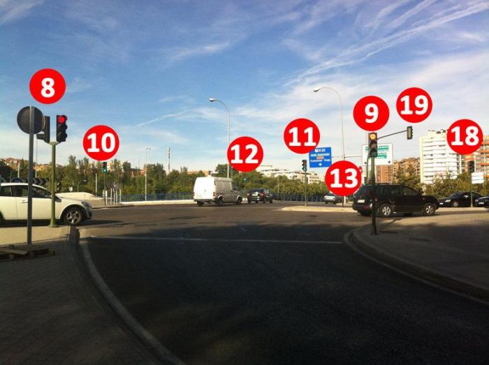 La rotonda de los 19 semáforos: yincana de luces en uno de los accesos a la M30