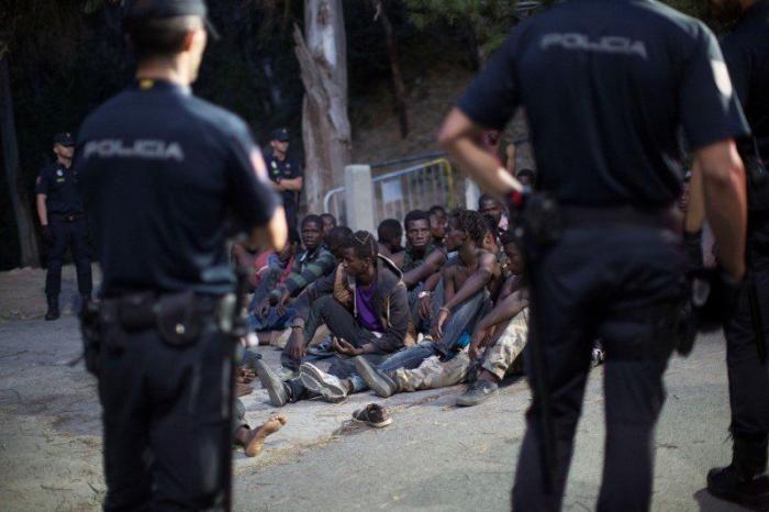 Una web británica pide perdón por la foto que publicó sobre un grupo de contrabandistas en España
